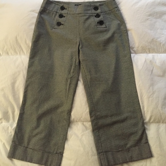 Hounds Tooth Capris