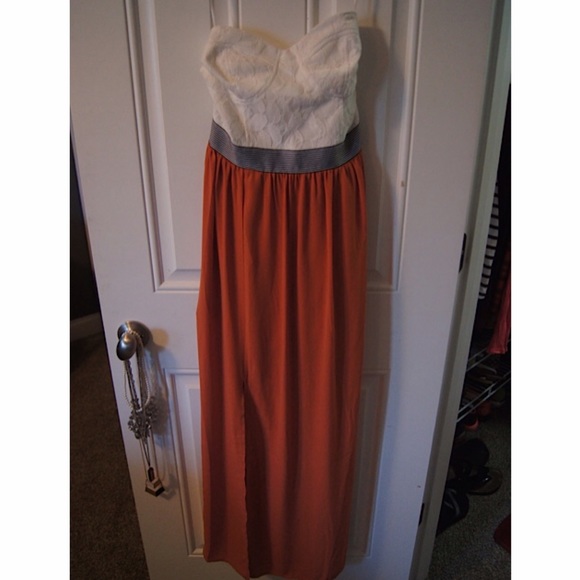 🚫🚫SOLD🚫🚫 Gianni Bini maxi dress