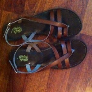 Mohagany colored cute Sandals 🌰