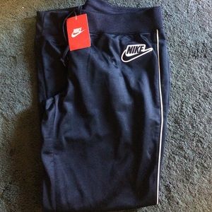 Black nike jogger pants