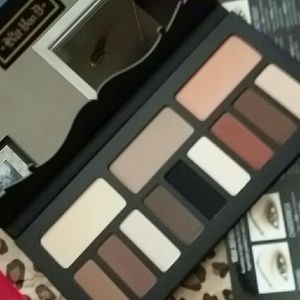 Kat Von D Shade and Light Eye
