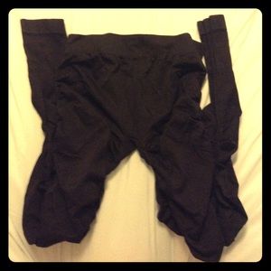 Cinched black leggings