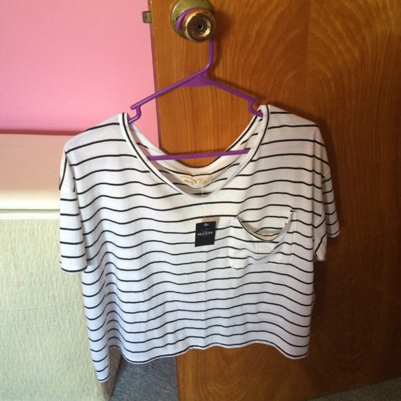 Hollister Tops - Hollister Cropped Top