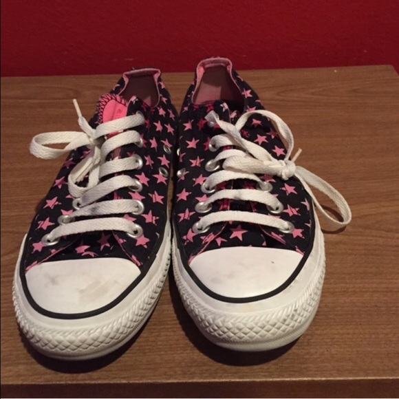 Black pink starred shoes