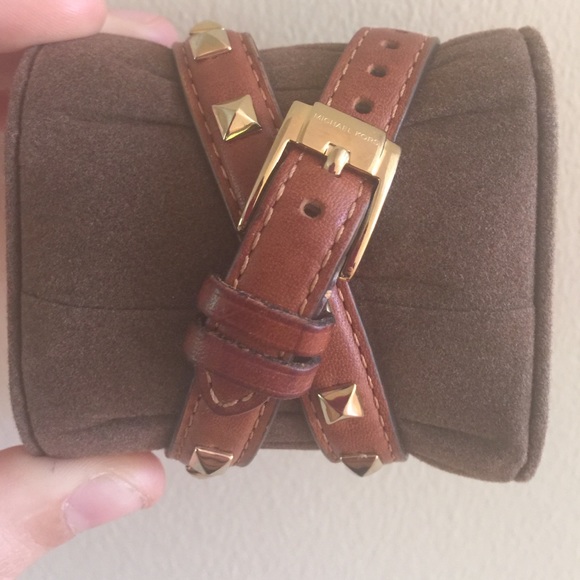 SOLD!!!!!!!! Michael Kors watch - Picture 3 of 4