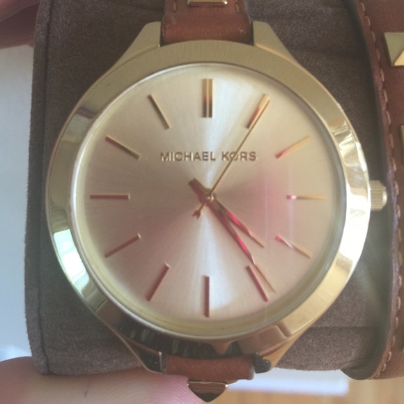 SOLD!!!!!!!! Michael Kors watch - Picture 4 of 4