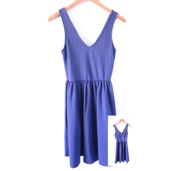 Bow Dress - Picture 3 of 3