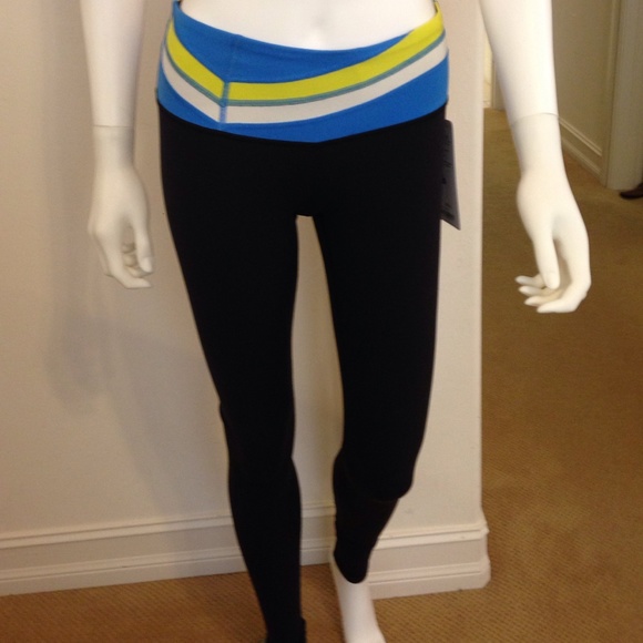 Lululemon black pants size 4