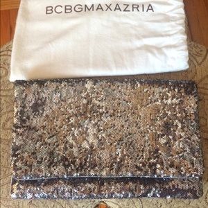 ⚡️ REDUCED ⚡️BCBG Max Azria sequined clutch!