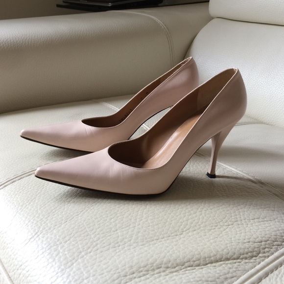 Stuart Weitzman light pink leather pump size 7M
