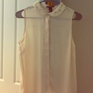 Forever 21 Pearl Peter Pan Collared Tank Top