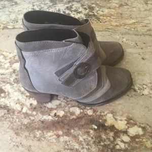 Grey cowboy style boots!