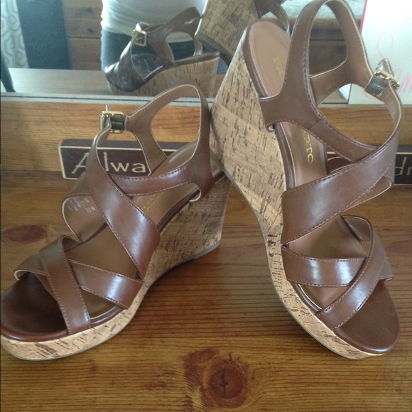 Gorgeous Brown Wedges