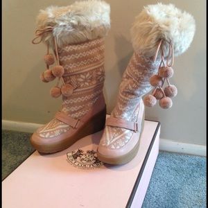 Juicy couture snowflurry boots in pink💕❄️