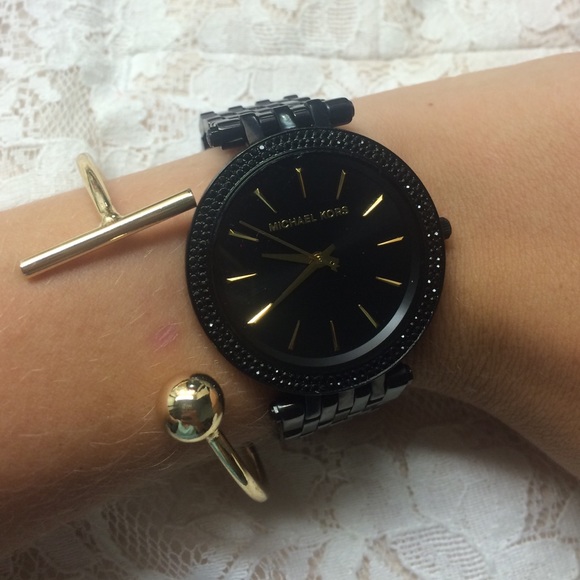 Modern & simple bangle - Picture 2 of 3