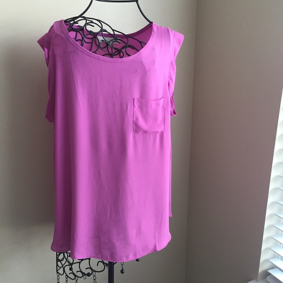 LOFT Tops - sleeveless pocket top. nwot