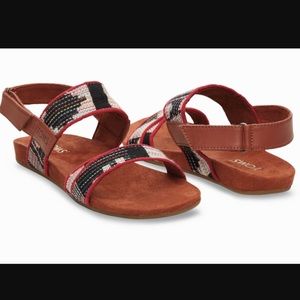 NWT TOMS Tierra Sandals NWB