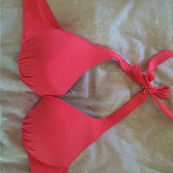 Victoria's Secret 34D bathing suit top