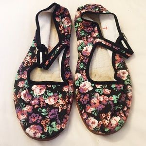 Floral cloth Mary Janes