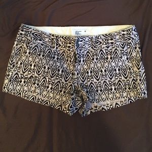 American Eagle Size 8 Tribal Print Shorts
