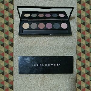 Sheer cover eye shadow palette