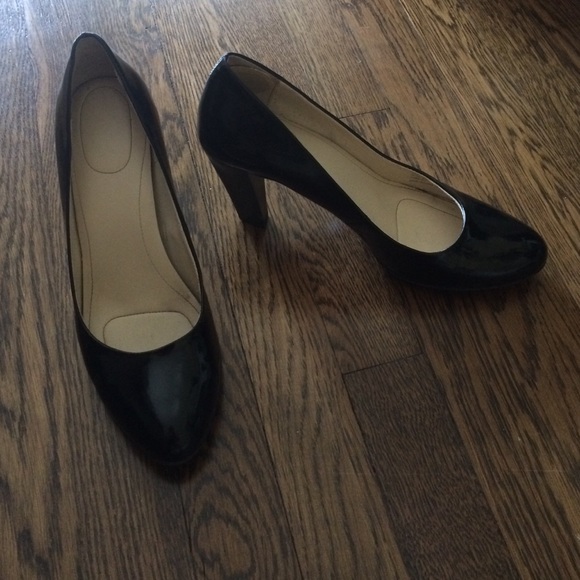 Calvin Klein black patent heels - size 8.5