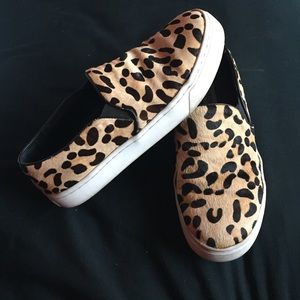 Steve Madden "GIFTT" slip ons