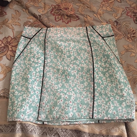 floral mini skirt