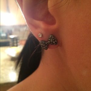 Gray bow tie studs