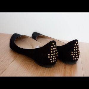 Black studded pointed toe flats 😍