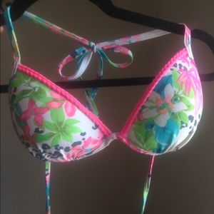 Medium floral bathing suit top