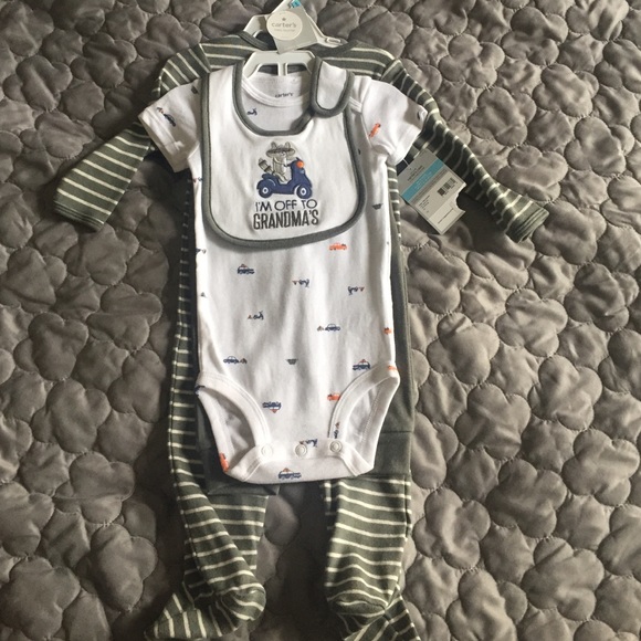 NWT Carter's 4-Pc layette set. 6mos.