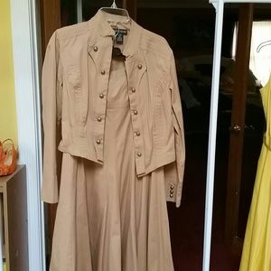 Uses 2 pc skirt set in excellent condition.