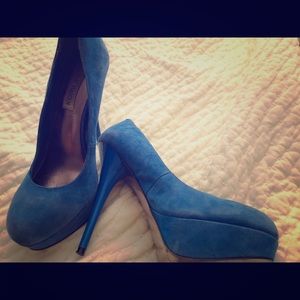 Steve Madden Blue Suede Pumps