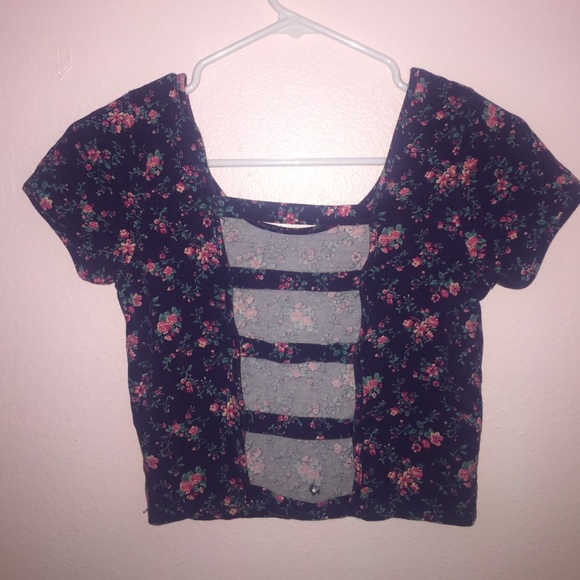 Floral Top - Picture 2 of 3