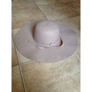 Nude wide brim floppy hat