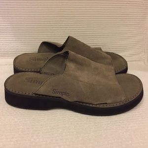 Like New Simple Brand Women's Suede Slides