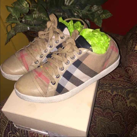 SOLD!!Burberry sneakers