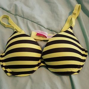 Black and yellow VS Pink push-up bra