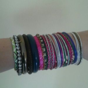 39 bracelets