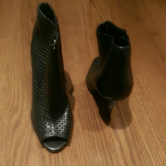 Aldo peep toe ankle boot