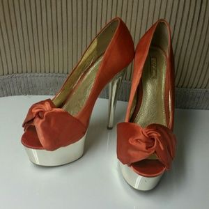 Orange pumps!
