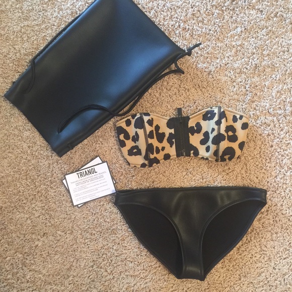 SOLD🎀 authentic Triangl bikini NWOT