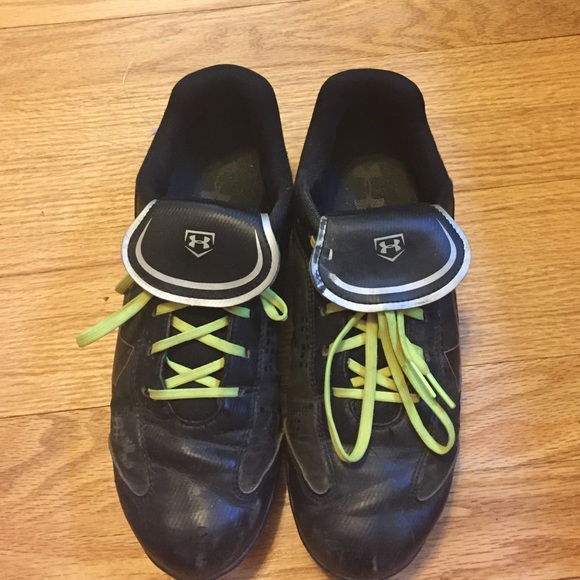 8.5 Softball cleats. Decent condition - Picture 2 of 4