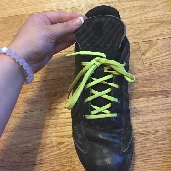 8.5 Softball cleats. Decent condition - Picture 4 of 4