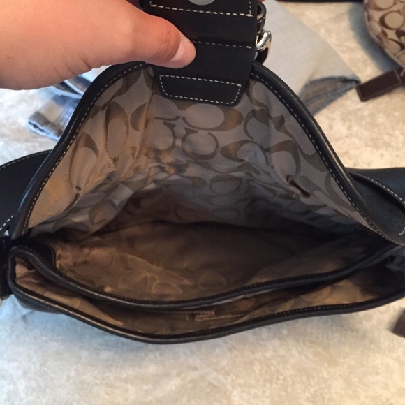 Coach hand bag - Picture 2 of 3