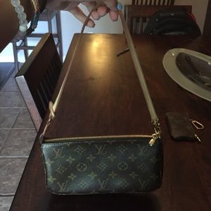 NM Louis Vuitton pochette
