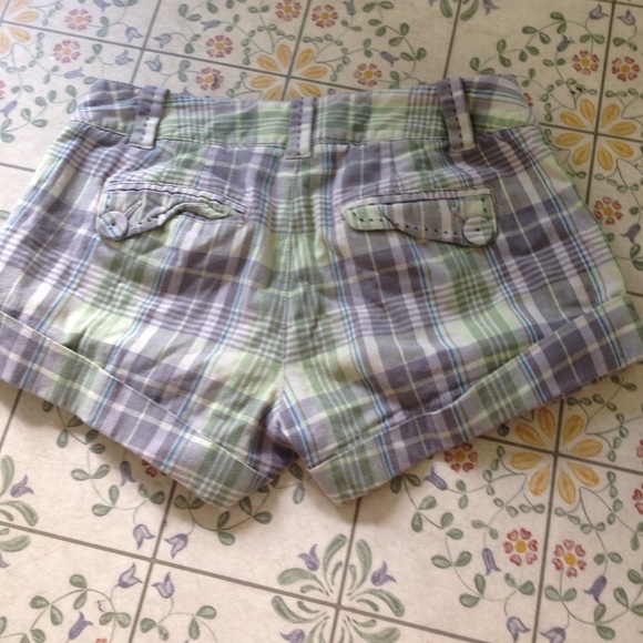 Shorts🌿 - Picture 3 of 4