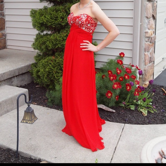 Gorgeous red prom dress