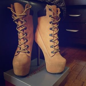 Flawless Zigi Heeled boots 👢